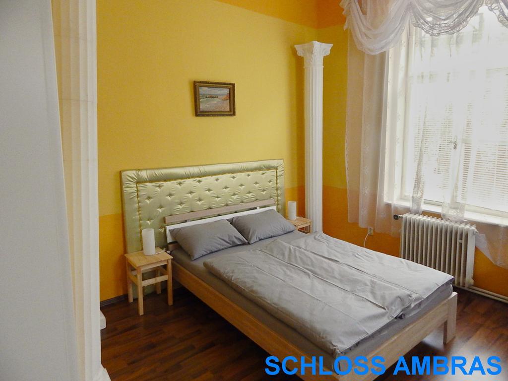 Schloss Ambras Mariánské Lázně Szoba fotó